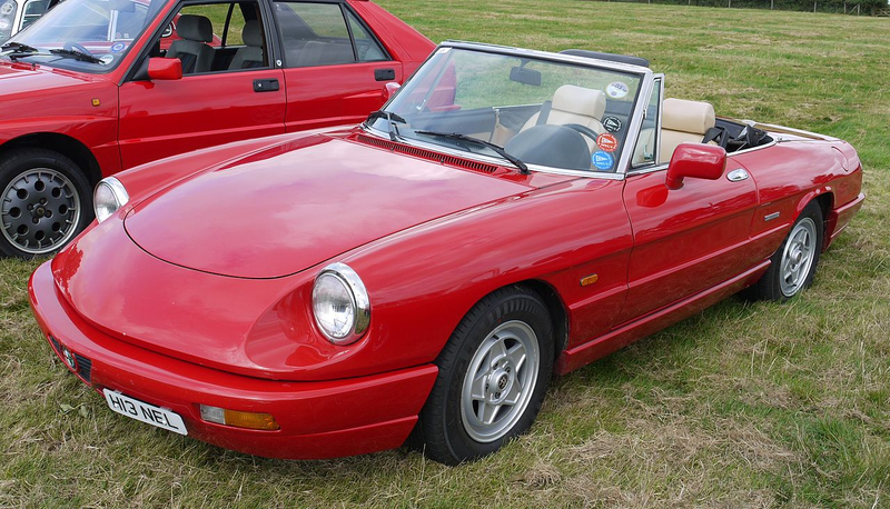 Illustration for article titled Generation Gap: Alfa Romeo Spider Edition